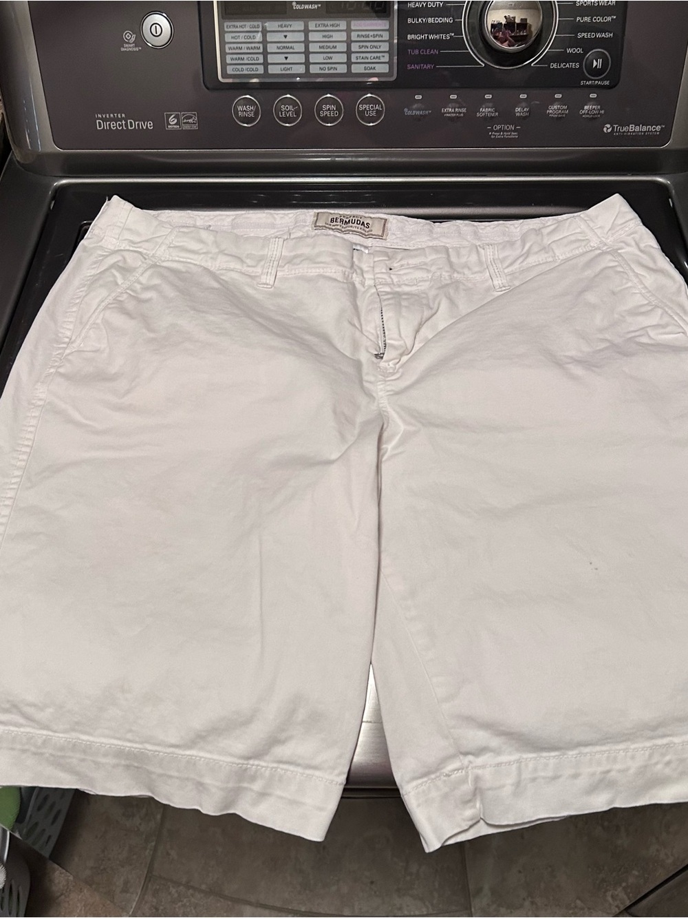 Old Navy White Women’s Bermuda Shorts